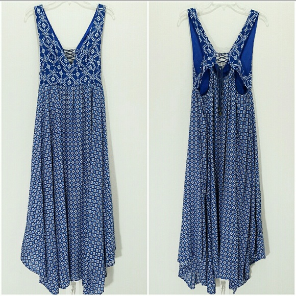 Lulus Dresses & Skirts - Lulu's Blue Floral Maxi Dress Lace Up Cutout Back